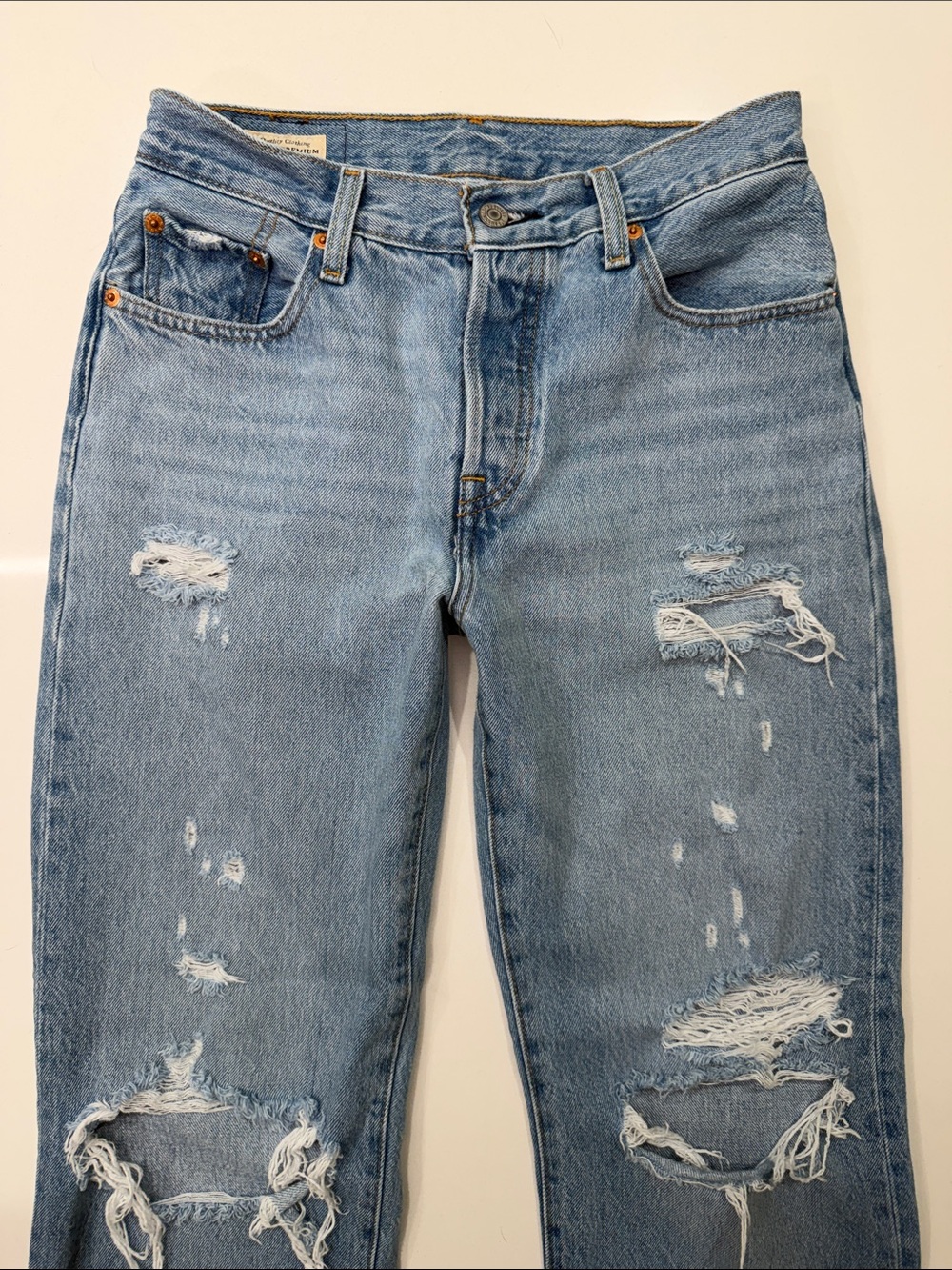 Levi’s NWOT 501 ’90s Distressed Low Rise Boyfriend Straight Leg Jean Size 24